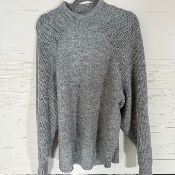 Stradivarius | Size Medium | Grey Mock Neck Knit Sweater - Picture 1 of 5